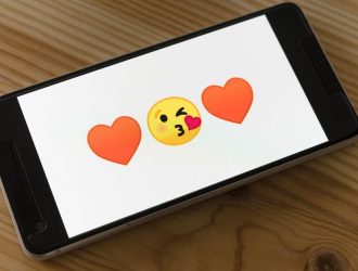 Cómo tener emojis de iPhone en Android 3 maneras sencillas