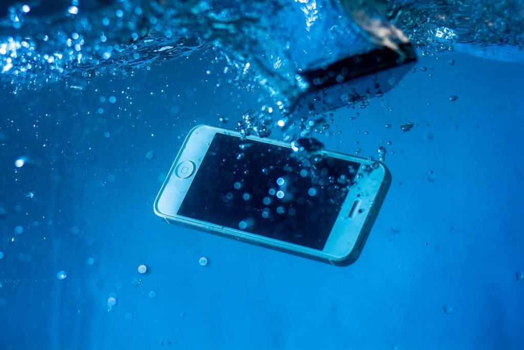 Salva tu celular con estas recomendaciones prácticas