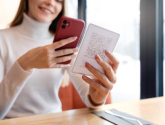 ¿Por qué no me aparece agregar eSIM en iPhone y cómo solucionarlo